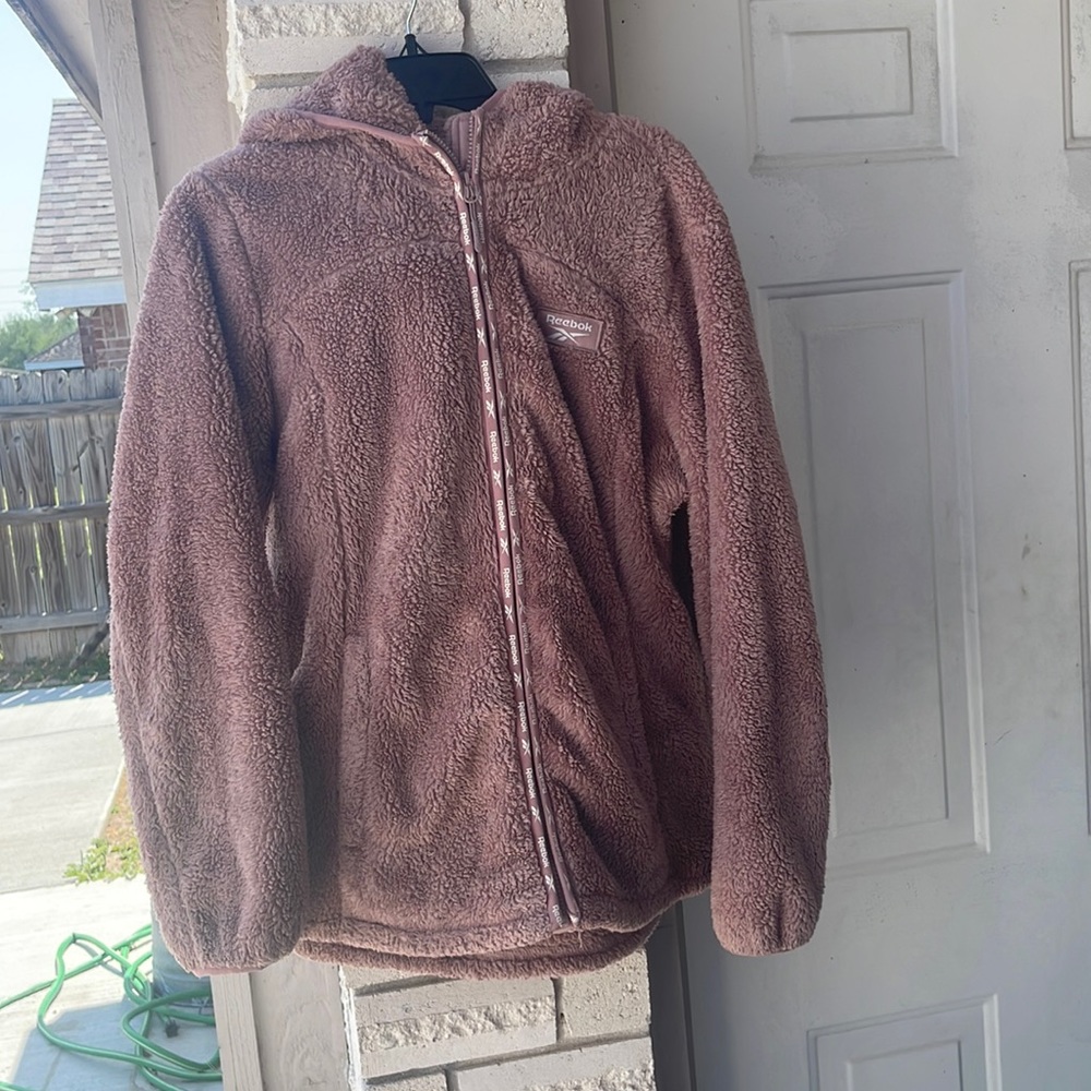 This Teddy Jacket is Reebok, size XL, mouve pink
